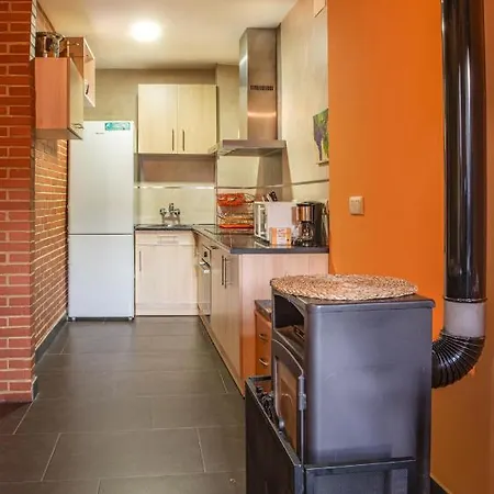 Cerca Del Puerto Deportivo Y De La Playa