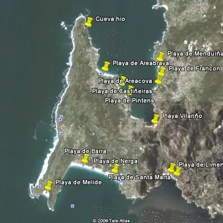 Cerca Del Puerto Deportivo Y De La Playa Cangas